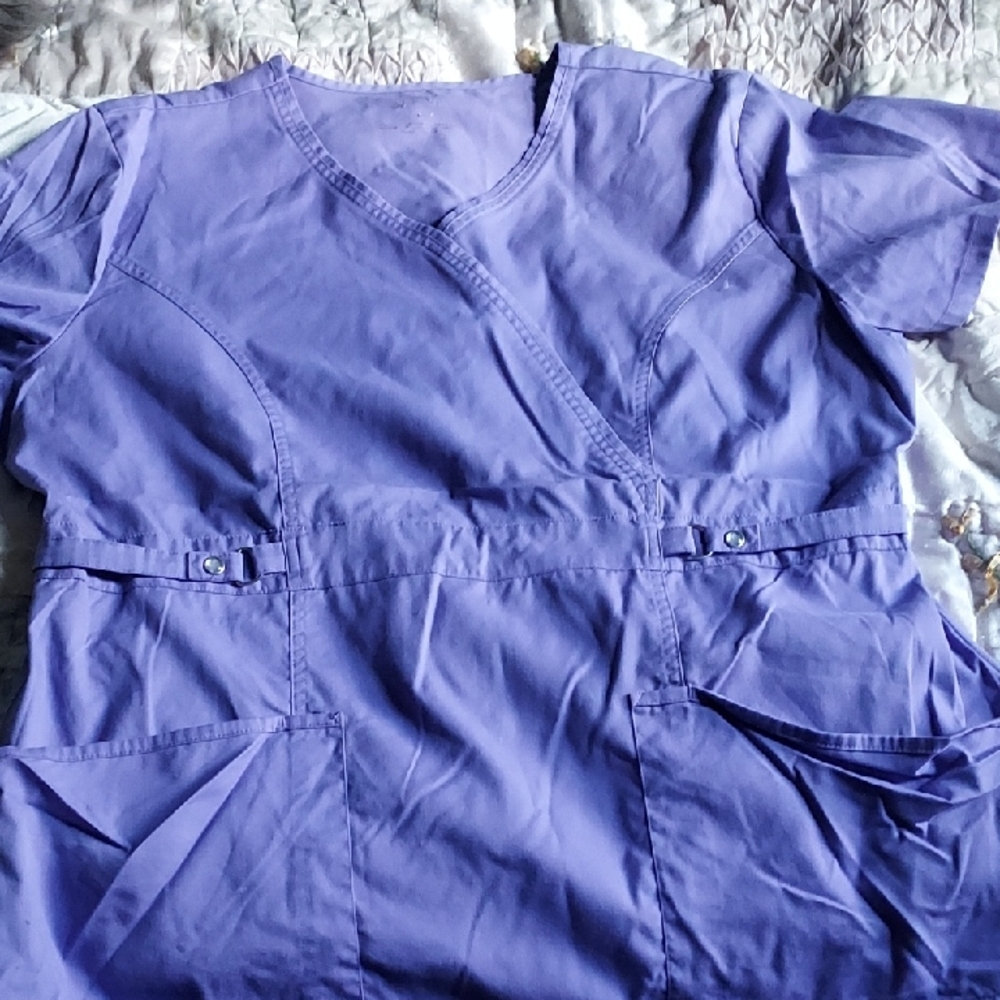 Elegant Lavender V-Neck Blouse